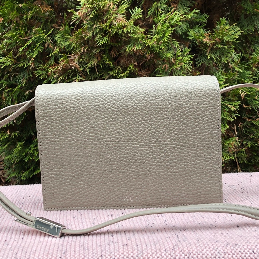 Aritzia Auxiliary Calisch Grey Crossbody Clutch Bag in Elephant Grey.
